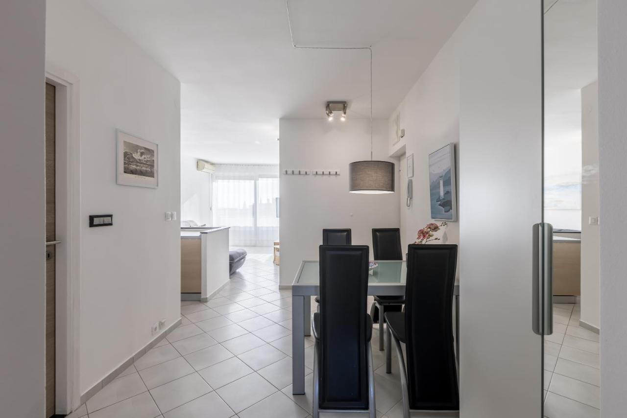 Sundowners Apartment, 52Qm, Double & Single Bed, 10 Min From Old Town Of Split Exterior foto
